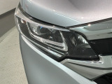 LEDヘッドライトは、点灯の瞬間から最大光量を発揮し、突然暗くなるトンネルなどでの安定感を高めます。