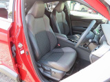 自然に操作しやすく運転に集中できる工夫がすみずみまで行き届いており、快適な走りを可能に☆