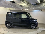 運転席側も電動スライドドアになってます。ショッピングなどでのお買い物時手がふさがっていてもドアに軽く触れるかリモコンで開閉できるので便利です!