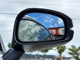 ★自社整備認証工場完備★常時2級整備士の資格を持ったスタッフがおりますので、ご購入後の車検、メンテナンス等のアフターフォローも新車王国にお任せください。