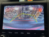 【バックカメラ】運転席から画面上で安全確認ができます。駐車が苦手な方にもオススメな便利機能です。