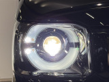 LEDヘッドライトで夜道も安心!