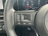ナビの音量など車両情報を手元で操作できるハンドルスイッチ付き。