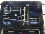 純正ナビを装備。タッチパネル式で使いやすく、お出かけもラクラクです。