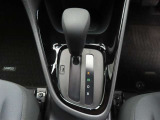 フロアシフトのCVTオートマチック車です。