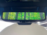【デジタルインナーミラー】後席の大きな荷物や同乗者で後方が確認しづらい時でも安心!カメラが撮影した車両後方の映像をルームミラー内に表示。クリアな視界で状況の確認が可能です!