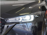 【LEDヘッドライト】省電力で長寿命の明るく運転しやすいLEDヘッドランプです。明るく照らすので暗い夜道からお客様を守ってくれます。お近くの広島マツダまでお越しください。