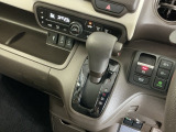 発進時から滑らかに加速する無段階変速のCVTはストップ&ゴーの多い街の中も快適です