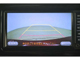 バックガイドモニターで、後方を確認しながら安心して駐車することができます。運転初心者も熟練者も必須の機能ですよ!