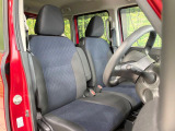 運転席シート廻りは使用感も少なく、良好な状態となっています。前オーナー様が丁寧に使っていたことがよくわかりますね。