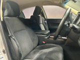 運転席も広々としており運転しやすい環境を実現しています☆室内クリーニングも実施済みです。