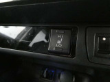 シートにヒーター機能が付いています。お手元のスイッチでシートが温かくなります。冬などにはとても快適な装備のひとつです。