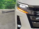 【LEDヘッドライト】悪天候や夜間走行時も良好な視界を確保し安心して運転できる高輝度LEDヘッドライトを装備!点灯速度が早く、消費電力も抑えられています。