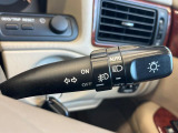 【オートライト】周りの明るさに応じて自動でヘッドライトの点灯・消灯ができる機能です!ライトの付け忘れ・消し忘れなどが無くなり、雨の日や夕方の走行も安心!トンネル通過時も便利ですね