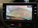 バックギアに入れると、このように後方が映し出されます!駐車の際とても安心!便利!最終確認はご自身の目と耳で必ず行ってください!