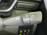 【オートライト】車外の明るさに応じて自動的にライトの点灯・消灯をしてくれます