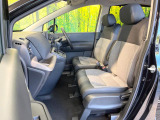 運転席シート廻りは使用感も少なく、良好な状態となっています。前オーナー様が丁寧に使っていたことがよくわかりますね。