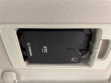 【ETC】有料道路を利用する際に料金所で停止することなく通過できる、ETC車載器(ノンストップ自動料金収受システム機器)が装備されています。セットアップを行うことで利用可能になります。