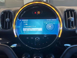 アップルカープレイ装備!!Bluetooth機能も付いておりますので、音楽再生も楽々です♪