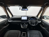 運転席周辺の様子です☆ オーディオ周りやメーター類の位置など、ご確認下さいね♪