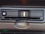 ■【ETC車載器】が装備されています。セットアップをしてお渡しとなり、ETCカードを差し込むだけで高速道路の利用が可能です。