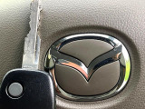 【キーレス】少し離れた場所からでもボタン一つでドアの開錠・施錠ができるのでとっても便利!ドアの鍵穴周りに傷をつけることもありません♪