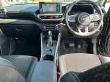 運転のしやすさを最優先に設計された見晴らしの良いデザインです。車両間隔が掴みやすく狭い道でも安心!