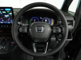 HondaSENSING】カメラ等装置で精度の高い検知能力を発揮、安全運転を支援します。ステアリング上のコントローラーに注目!