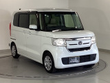 スライドドアは通常のドアに比べて、車のボディーに対し平行に開閉し、開けてもスペースを取りません。出入り口が大きいドアはお子様のいるご家庭はもちろん、混んだ駐車場でも大活躍です!