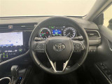 3本スポークステアリング!ステアリングスイッチ付!音量調整やメーター内インフォメーションの操作、全車速追従機能レーダークルーズコントロールの操作などが可能!