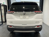 後ろから見ても存在感のあるお車です。