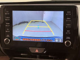 【バックカメラ】あると便利なバックカメラ装備!駐車時に後方がリアルタイム映像で確認できます。立体駐車場や夜間の車庫入れ時に大活躍!運転スキルに関わらず、今や必須となった装備ですね♪