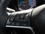 便利なステアリングスイッチ装備です。