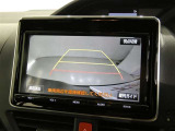 バックガイドモニターで、後方を確認しながら安心して駐車することができます。運転初心者も熟練者も必須の機能ですよ!