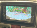 【バックカメラ】駐車時に後方がリアルタイム映像で確認できます。大型商業施設や立体駐車場での駐車時や、夜間のバック時に大活躍!運転スキルに関わらず、今や必須となった装備のひとつです!
