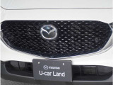 【フロントレーダーセンサー】フロントレーダーセンサーから送信される電波が前方車や障害物に反射し、もどってきた電波を検知することで制御しています。