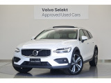 2021年V60 Cross Country B5 AWD Pro クリスタルホワイトパール ブロンドレザー パノラマガラスサンルーフ 入庫いたしました!