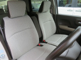 前席の画像です。是非運転席に座っていただき視界等をご確認ください。