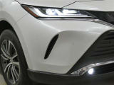 LEDヘッドライトです。デザイン性がよくとても明るいので、夜間の走行や悪天候でも安心です。しかも長寿命!