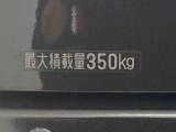 WEB掲載時にはお車に付いている装備と、様々な写真をたくさん載せるように心がけております。1台1台特徴をとらえたキャッチコメントを掲載しています。