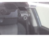 現代の車社会の必需品。ドライブレコーダー装着。エンジン始動後の一部始終を記録します