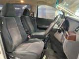 運転席も広々としており運転しやすい環境を実現しています☆