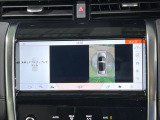サラウンドカメラ(360&deg;カメラ)『車載のカメラを駆使し、車を真上から見下ろしている映像に変換、センターディスプレイに表示させ、安全な駐車をサポート。縦列駐車や狭い場所への駐車に大きく役立ちます。』