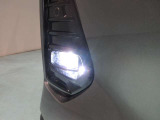 フロントLEDフォグランプです鮮やかな日光色で明るく足元を照らします。