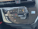 電制シフト★直線的で操作しやすい前後操作の電制シフト★従来のシフトレバー車から乗り換えられる方にもわかりやすくなっています!エアコン操作などもタッチパネル式で押しやすいです☆