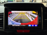 バックでの駐車が苦手な方や運転にあまり自信のない方でも後方の視界をしっかりサポート。安心して車庫入れが出来るバックカメラを装備しています!