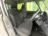 運転席シート廻りは使用感も少なく、良好な状態となっています。前オーナー様が丁寧に使っていたことがよくわかりますね。