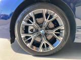 ホイールコンディションも良好で、車両全体のコンディションの良さが感じられます。
