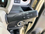 車外の明るさに応じて自動で点灯する【オートライト】機能が付いています。