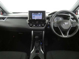 運転席・助手席を入れたインストルメントパネル全体画像です。